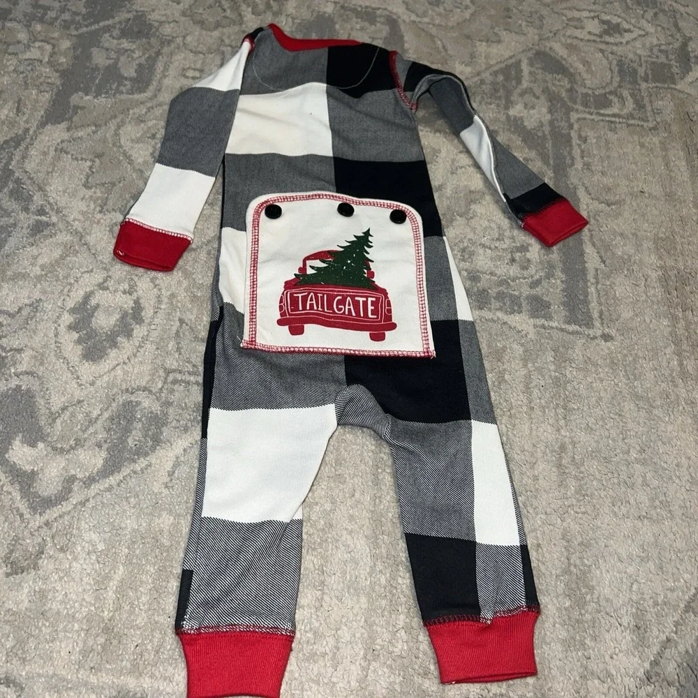 New 1-Piece Pajamas Tailgate Flap Sz 12M 12 Month Boys‎ Plaid Lazy One